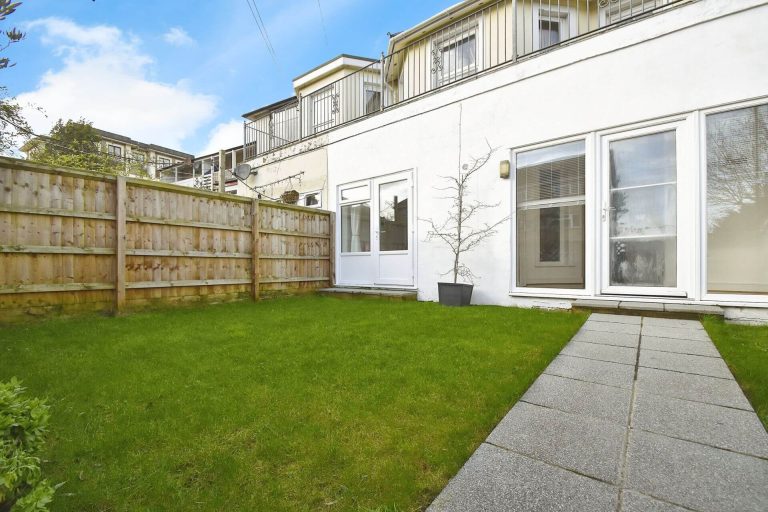 2 Bedroom Apartment, Sandown